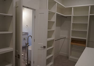 lubbock-baconcrest-new-home-master-closet-2