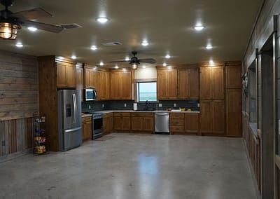 barndominium-kitchen-lubbock-whole-room