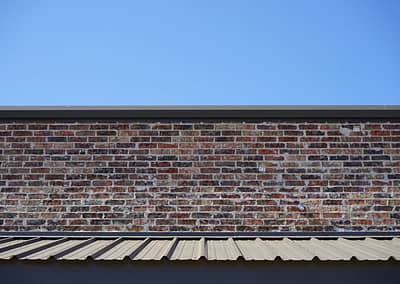 commercial-metal-building-lubbock-top-brick