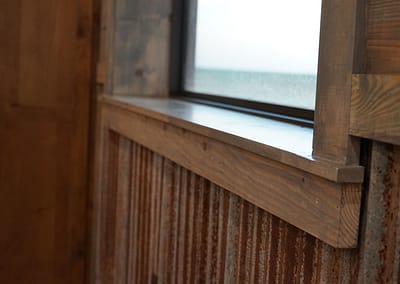 barndominium-kitchen-lubbock-window-panel
