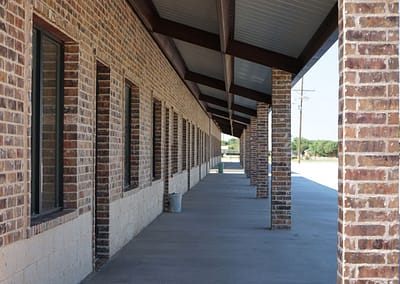 commercial-metal-building-lubbock-brick-columns