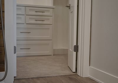 lubbock-baconcrest-new-home-master-closet-4